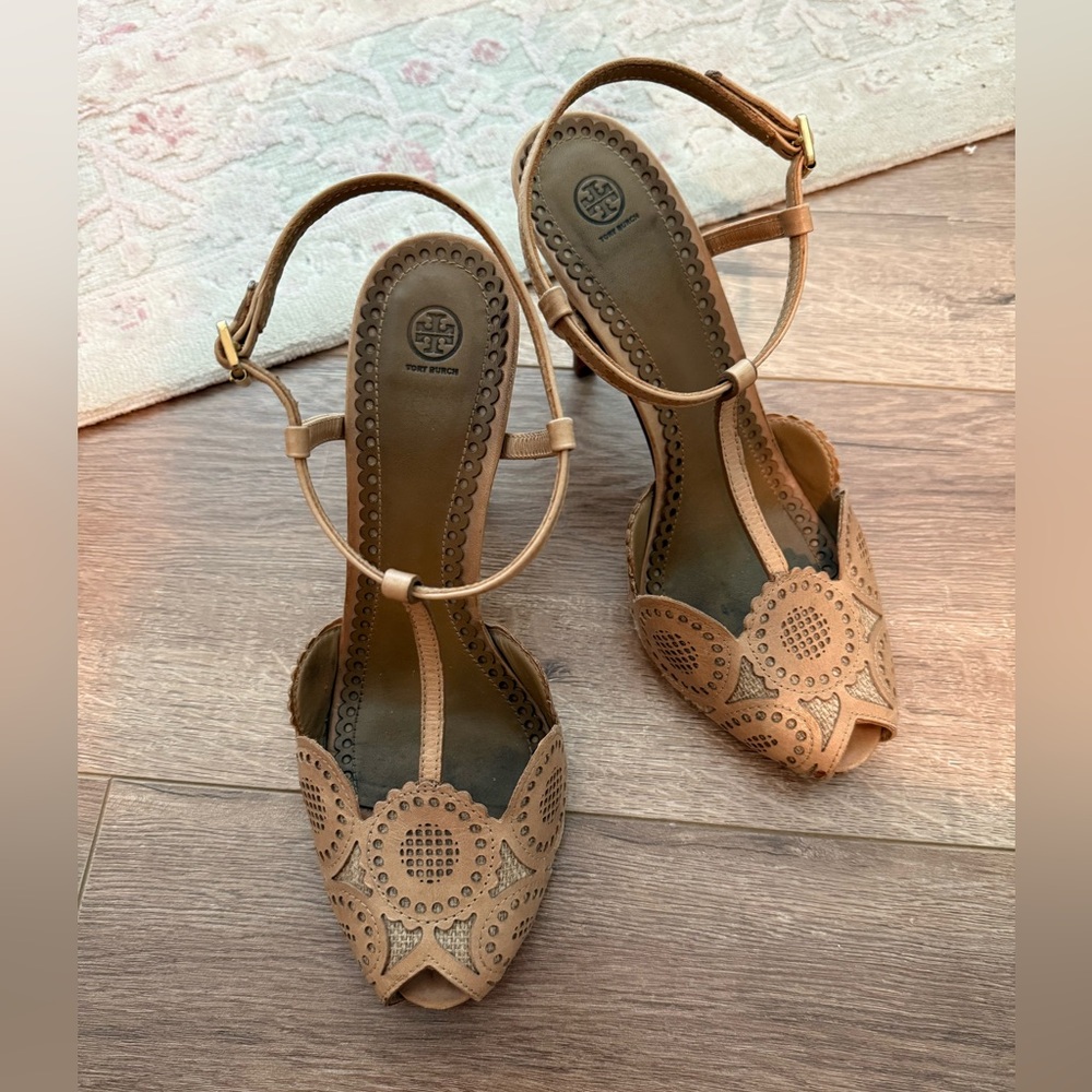 Tory Burch Brown crochet Cutout Leather Sandals 9.5